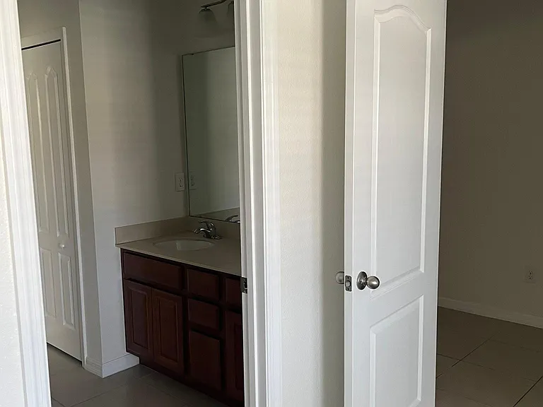 10720 Inside Loop — Photo 13