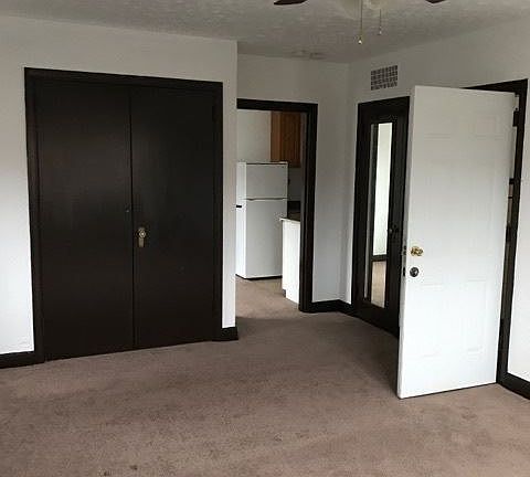 4th image of 1402 Lee St E APT 5