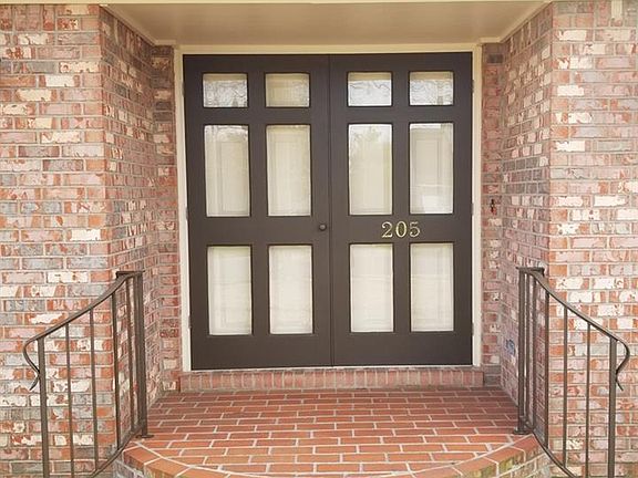 4th image of 205 Troon Rd