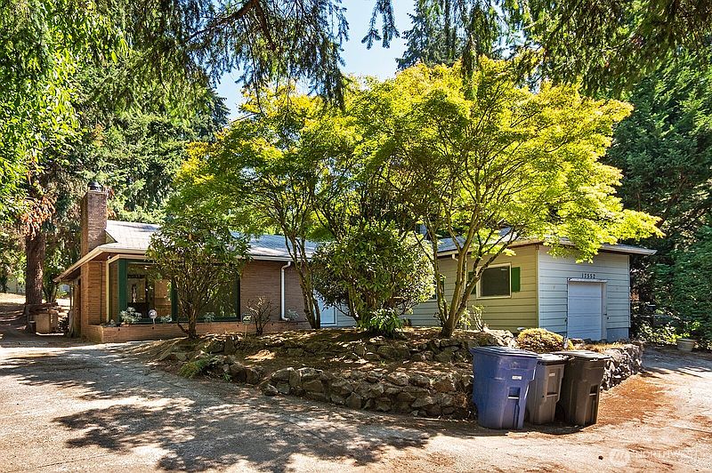 4th image of 17552 Ballinger Way NE