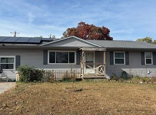 210 S Maple St, Carterville, MO 64835