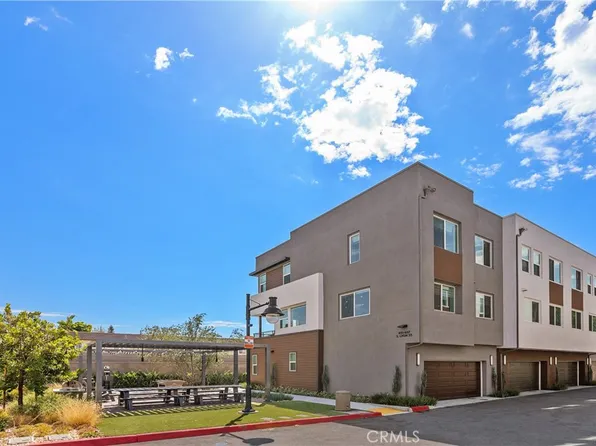 651 S Lyon St, Santa Ana, CA 92701