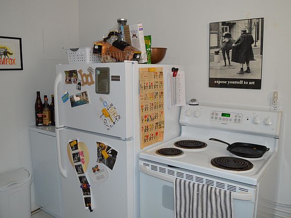 4th image of 182 11th Ave N #B