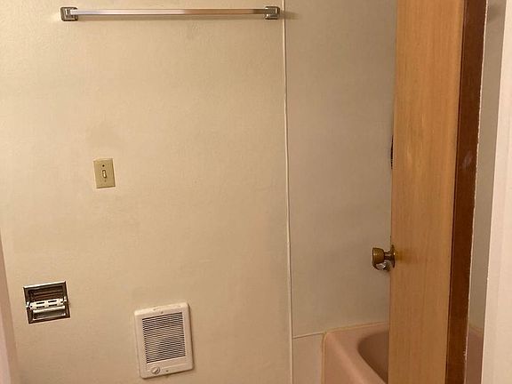 5th image of 2323 W Newton St #2320-03