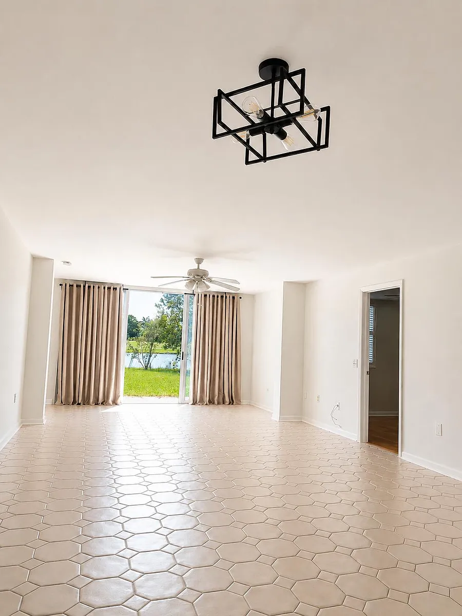 Building Photo - 4266 Deste Ct #107
