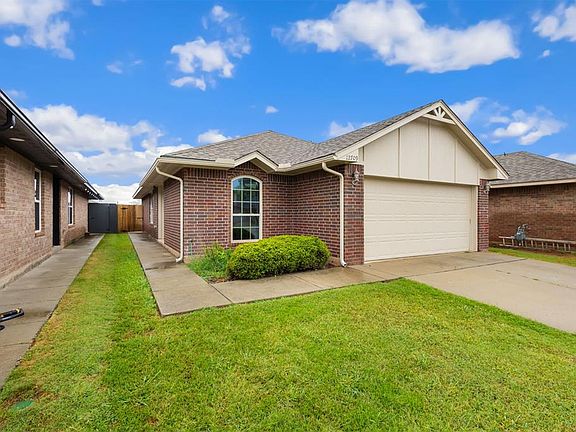 3rd image of 12709 Heritage Oaks Dr