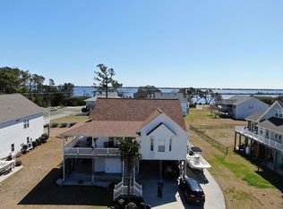403 Coastal View Ct, Newport, NC 28570