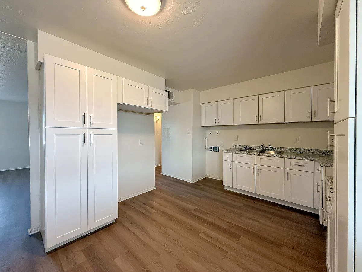 5825 W. Flower St. — Photo 4
