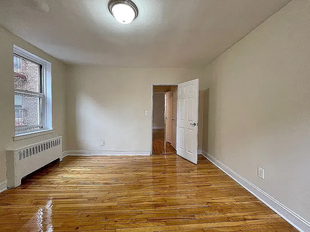 143-36 Barclay Avenue — Photo 4