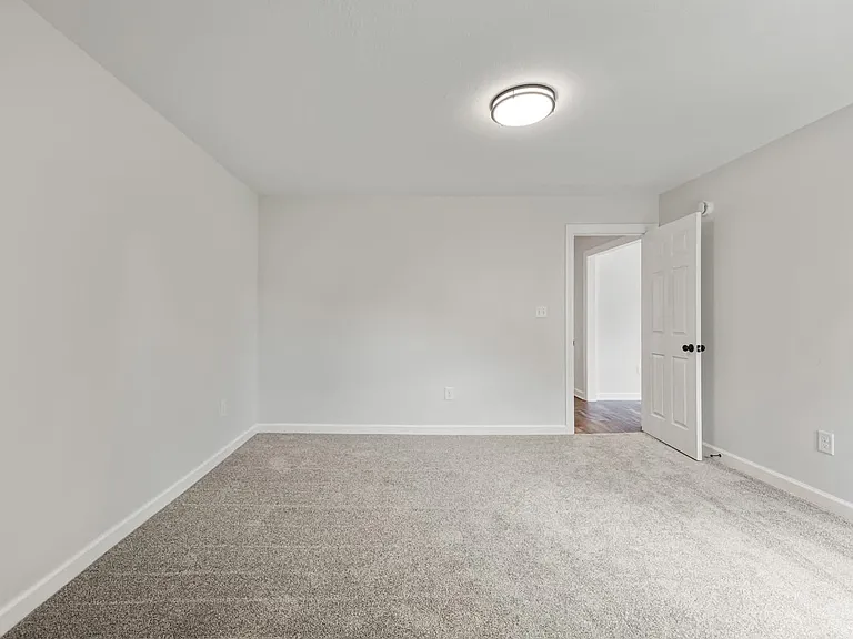 205 Simpson St — Photo 24