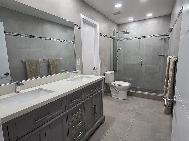 2nd Bathroom