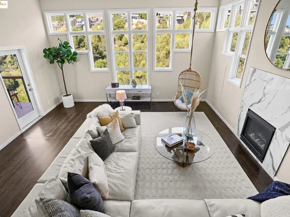 7227 Skyline Blvd, Oakland, CA 94611