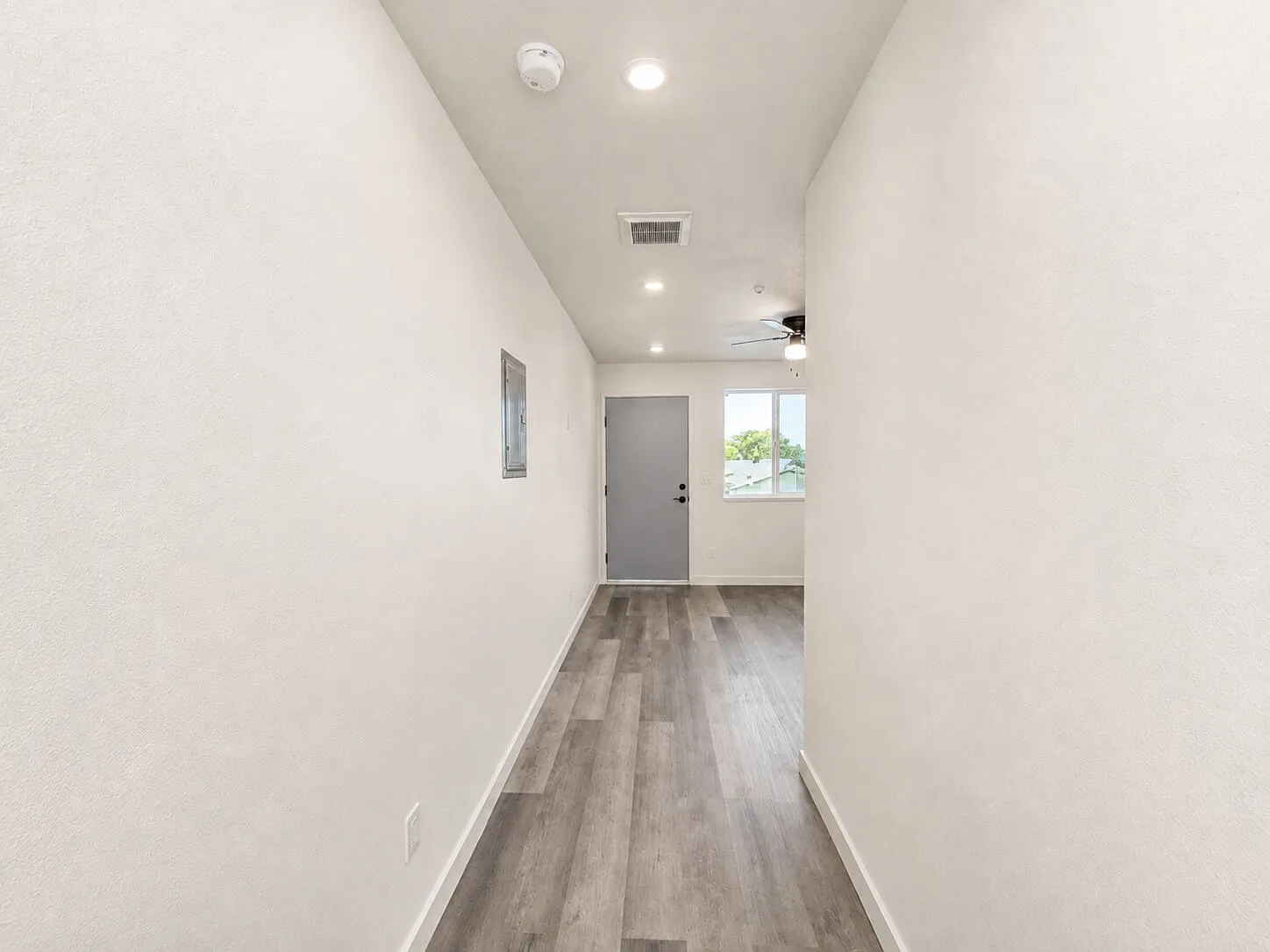 503 1/4 N Avenue 50 — Photo 3