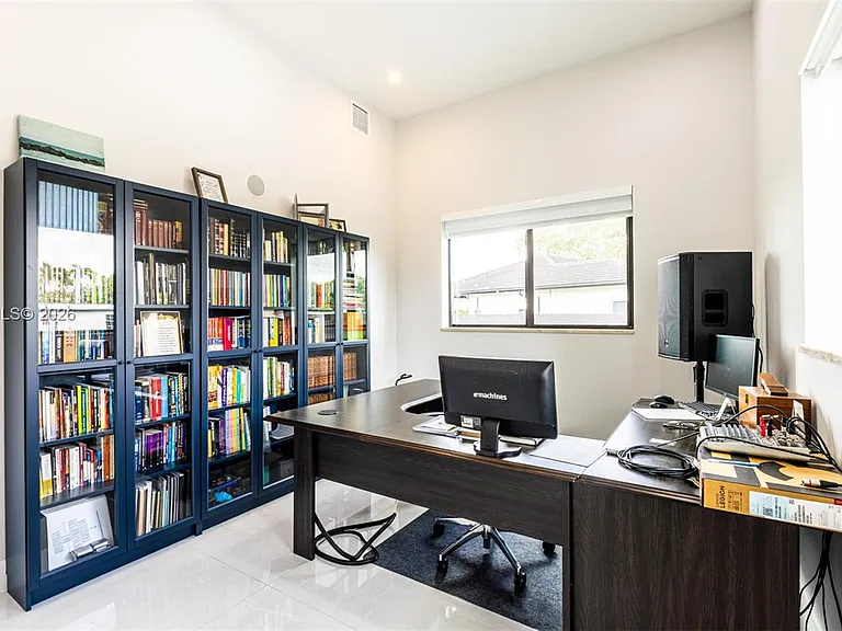 11450 SW 59th Ter — Photo 9