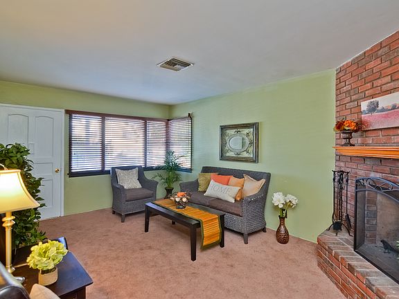 3rd image of 10430 Whitegate Ave