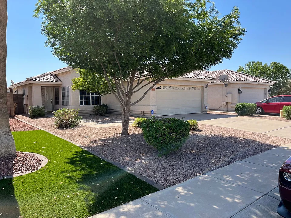 33 N Sahuaro Dr