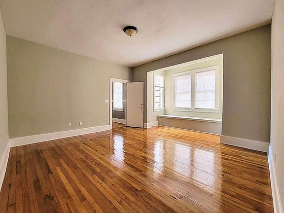2nd image of 2833 Herschel St #15