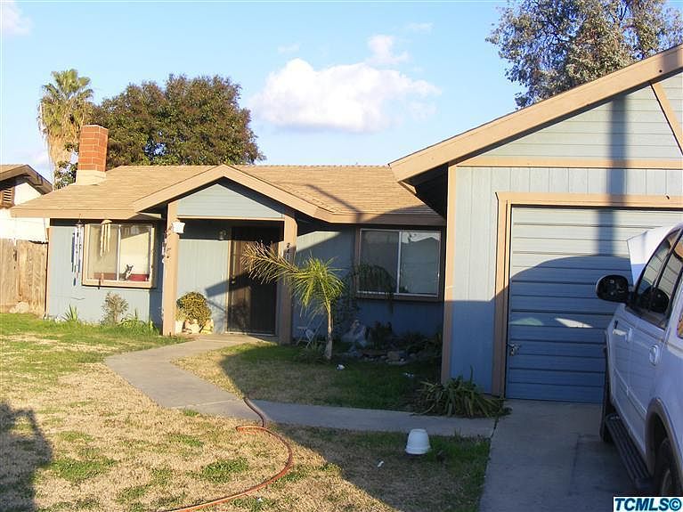 1st image of 2418 N Oak Park Court