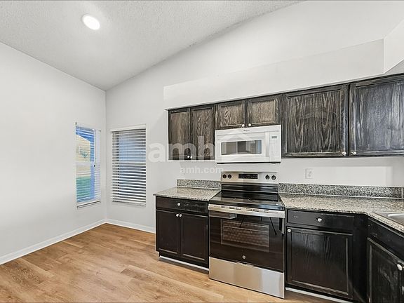 4th image of 11806 Brenford Crest Dr