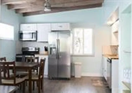 2 bed, 896 sqft, $3,900 — Photo 2