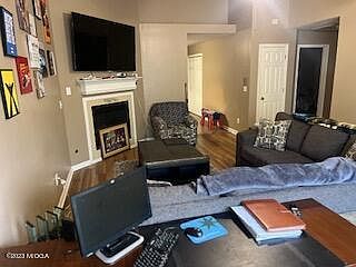 3rd image of 81 Hamilton Woods Dr