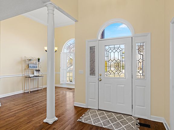 3rd image of 8690 Flowerdale Dr