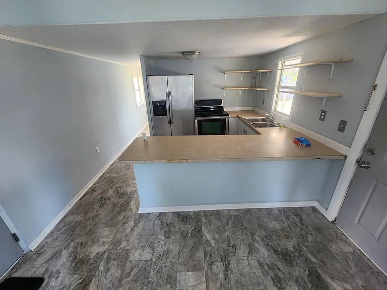 12440 Elnora Dr — Photo 4
