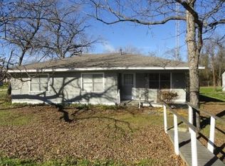 808 N Tyler, Thornton, TX 76687