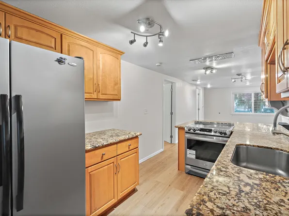 9219 38th Ave S, Seattle, WA 98118