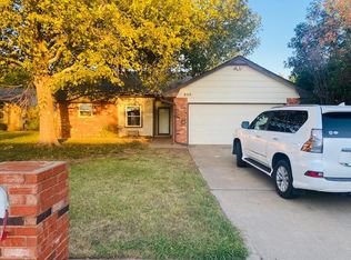 800 Pintail Pl, Edmond, OK 73003