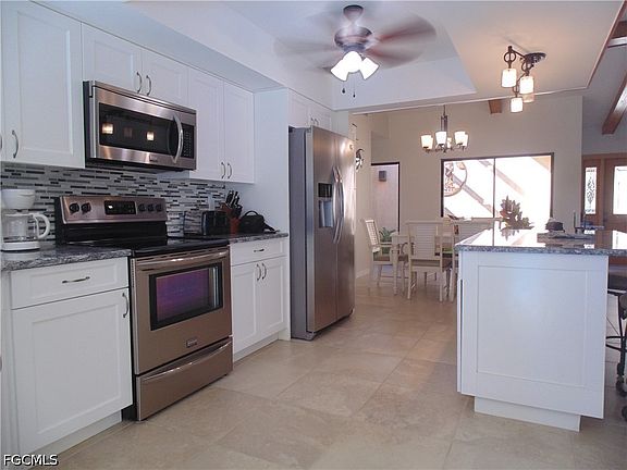 5th image of 4011 SW 2nd Ave