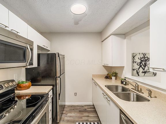 4th image of 182 Macfalls Way #17D