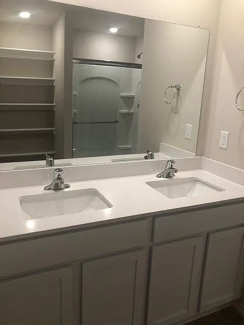 704 Buffalo Ave — Photo 3