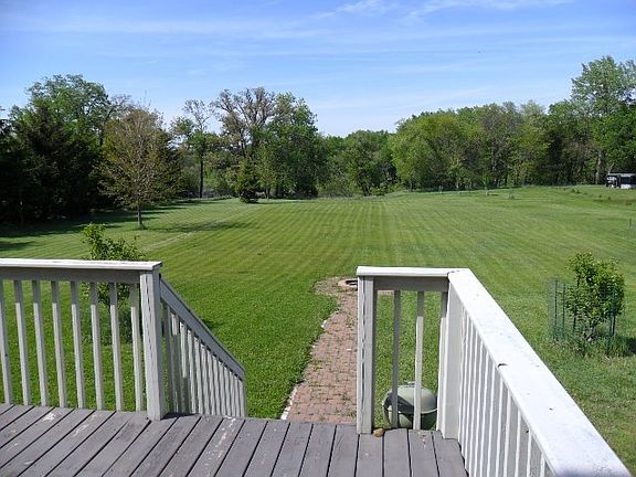 3rd image of 107 Hidden Oaks Ln