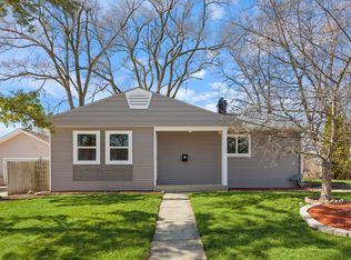 60 Hickory Dr, Carpentersville, IL