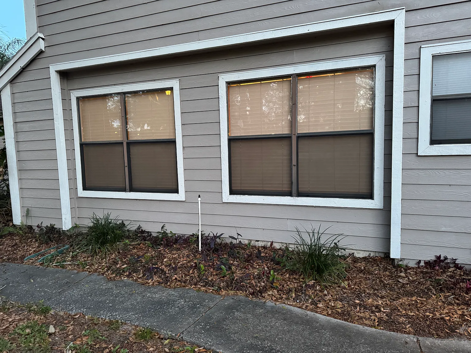 3 Bedroom 2.5 bathroom end unit Townhome in Country Creek — Photo 3