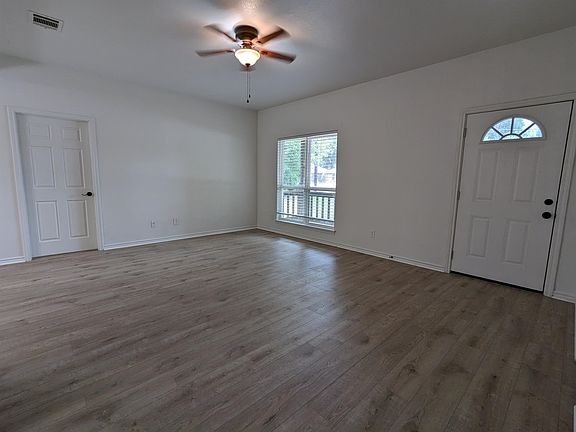4th image of 1212 E Avenue G