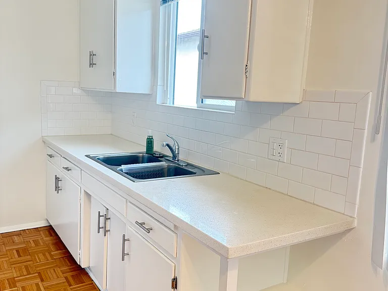 848 Carillo Dr #E — Photo 12