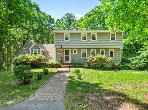 35 Sawyer Road, Hampstead, NH 03841