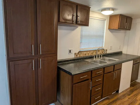 102 Lynn Creek Dr, Mabank, TX 75156