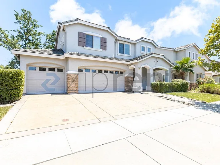 5609 Freestone Dr — Photo 2