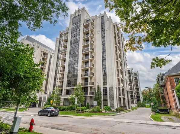 85 Robinson St #304, Hamilton, ON L8P 0B9