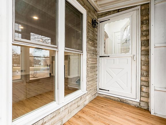 4th image of 2638 E Livingston Ave