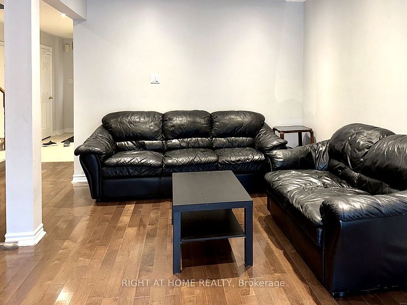Oakville Townhouse for rent - 3 Bedrooms — photo 5