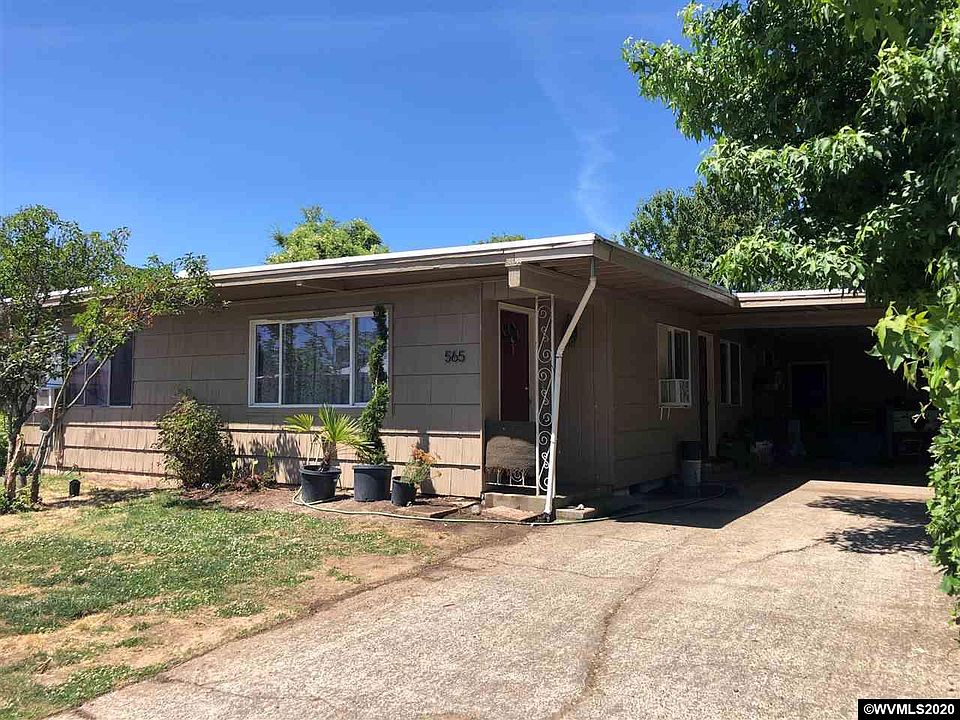 2nd image of 563 Plaza Del Rey NE #565