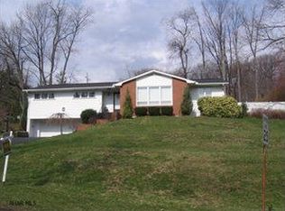 600 Beaumont Dr, Altoona, PA 16602