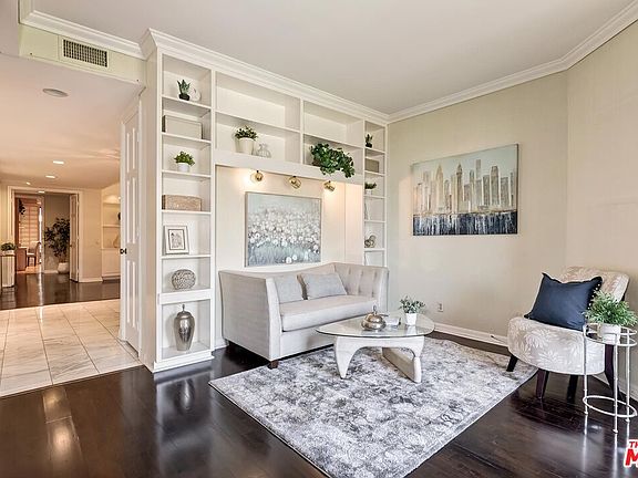 3rd image of 4760 Park Encino Ln Unit 109