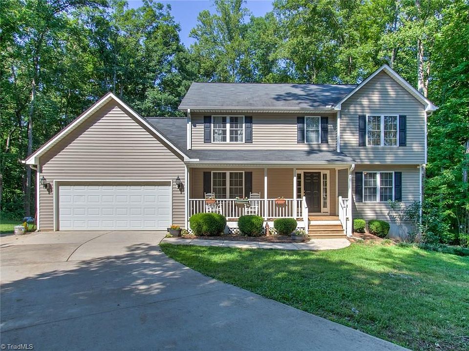 1st image of 134 Knightshire Dr