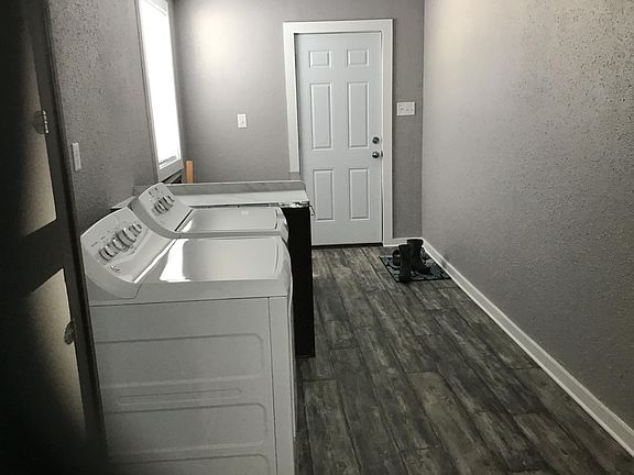 2nd image of 2512 S Glass St