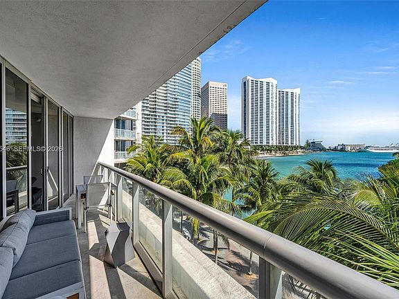 3rd image of 465 Brickell Ave APT 417